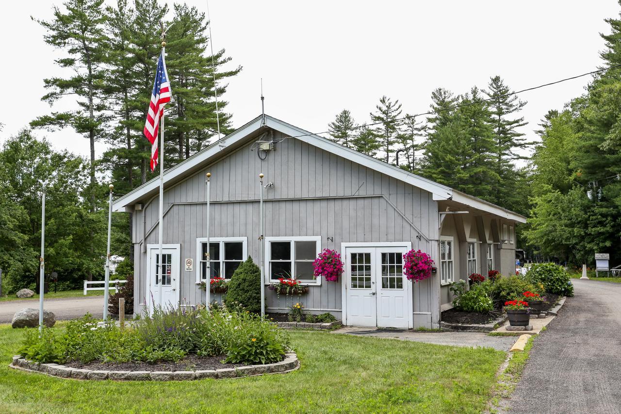 Tuxbury Pond Camping Resort Tiny House Murphy Саутгемптон Экстерьер фото